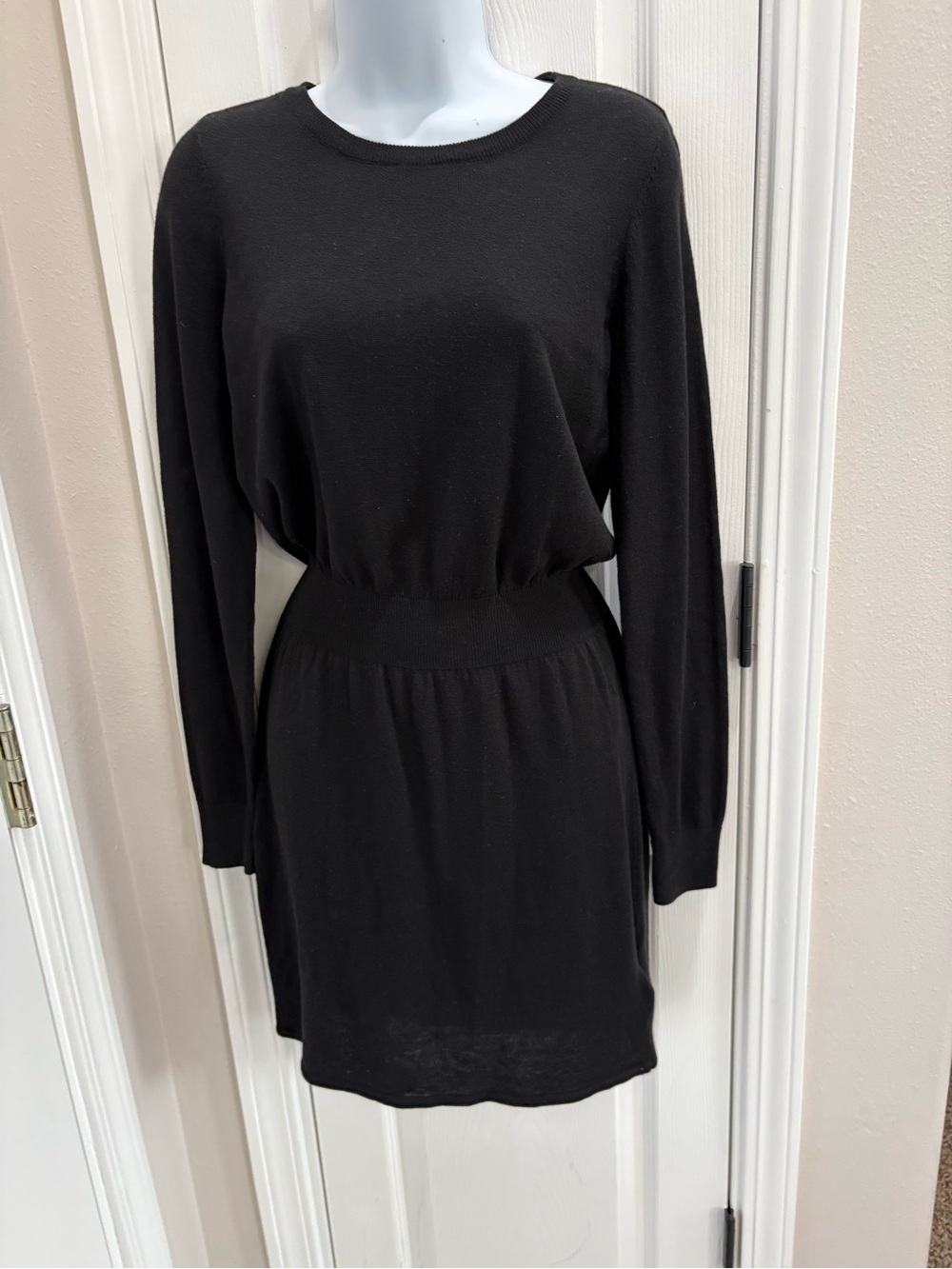 H&M Black Long-Sleeve Waist-Detail Dress